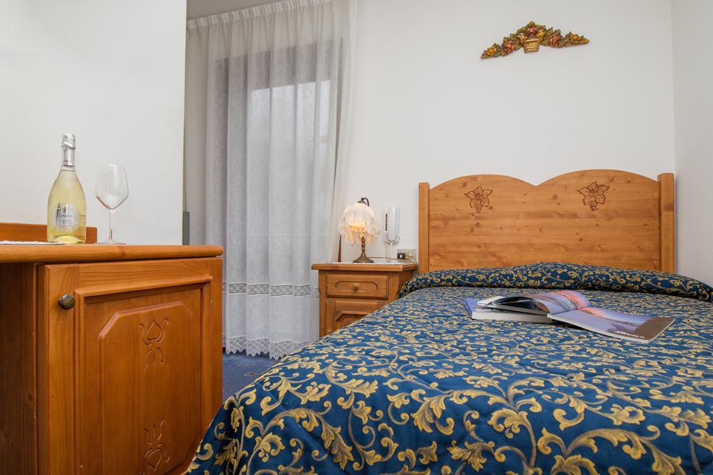 Villa Elena B&B Hotel San Martino Di Castrozza Exteriér fotografie